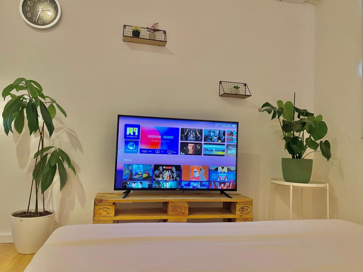 Lucas Oasis * Tirana